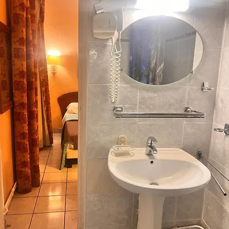 Le Velodrome Hotel 2*